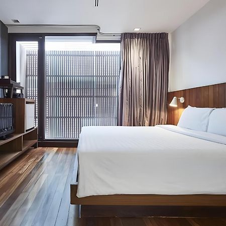 Wish Inn Silom - วิช อินน์ สีลม X Banguecoque Exterior foto