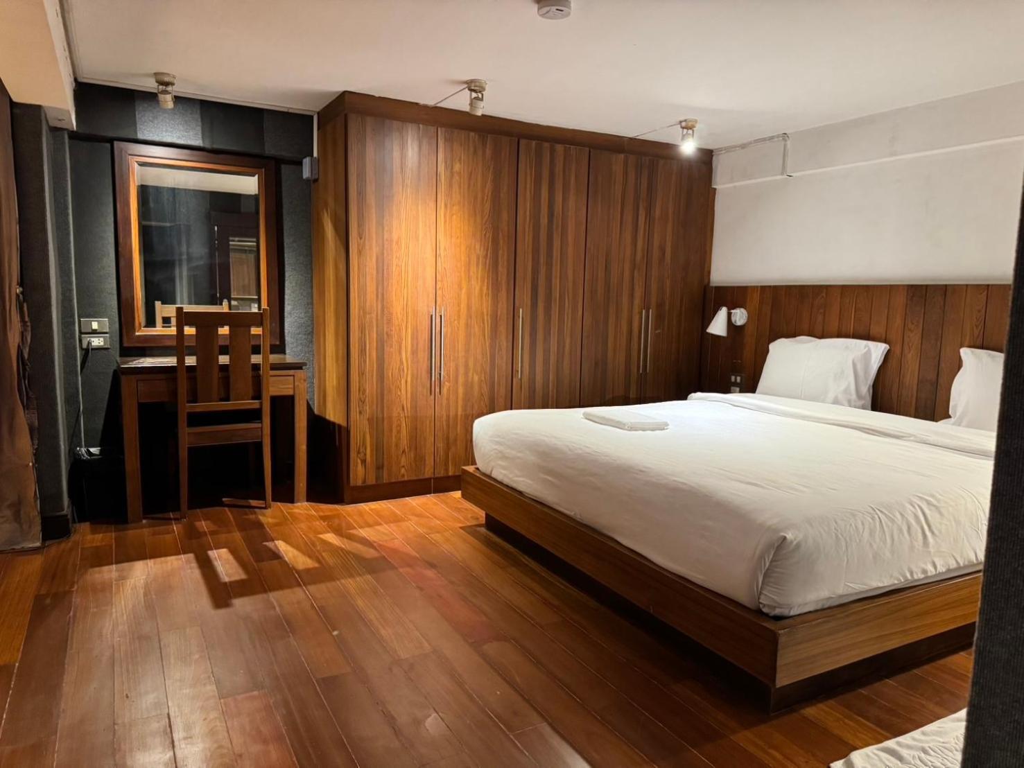 Wish Inn Silom - วิช อินน์ สีลม X Banguecoque Exterior foto